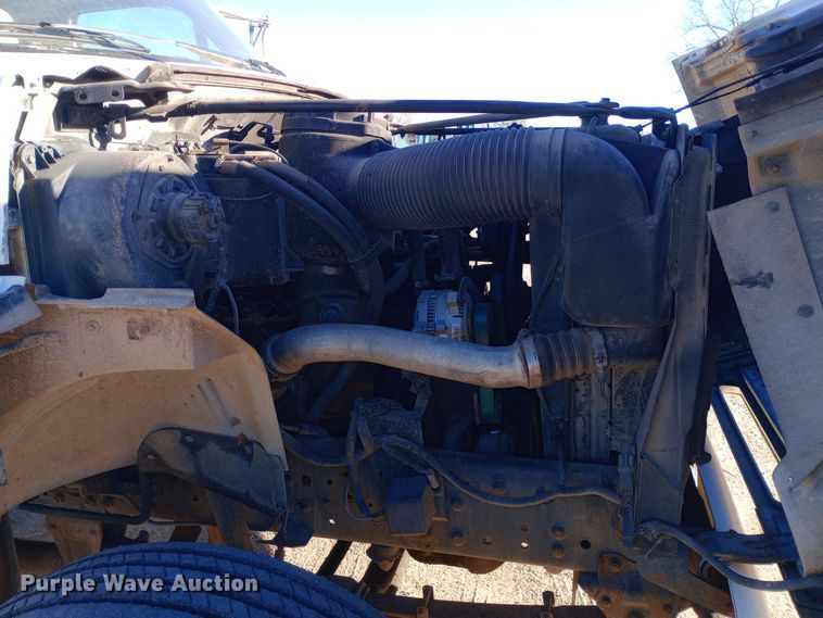 image for item DK7441 1994 Ford  F700 chipper truck