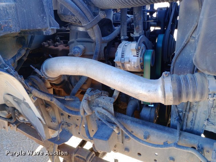 image for item DK7441 1994 Ford  F700 chipper truck