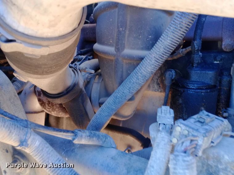 image for item DK7441 1994 Ford  F700 chipper truck