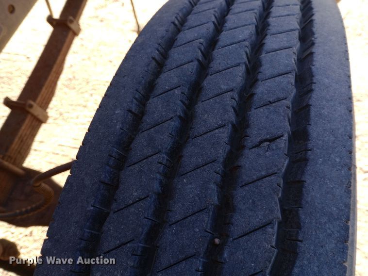 image for item DK7441 1994 Ford  F700 chipper truck