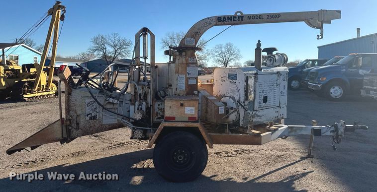 image for item DK7442 2000 Bandit 250XP wood chipper