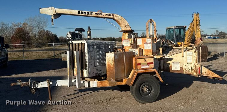 image for item DK7442 2000 Bandit 250XP wood chipper