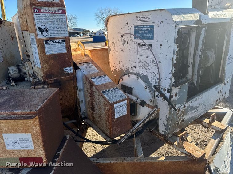 image for item DK7442 2000 Bandit 250XP wood chipper