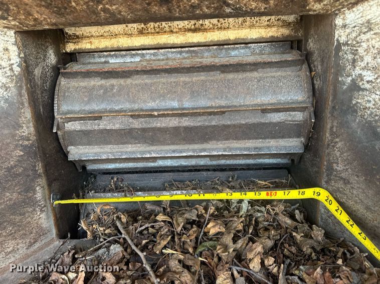 image for item DK7442 2000 Bandit 250XP wood chipper