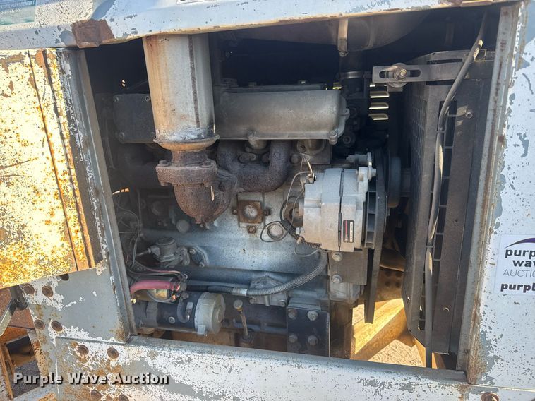 image for item DK7442 2000 Bandit 250XP wood chipper