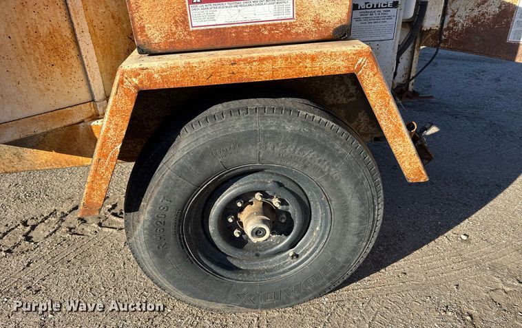 image for item DK7442 2000 Bandit 250XP wood chipper