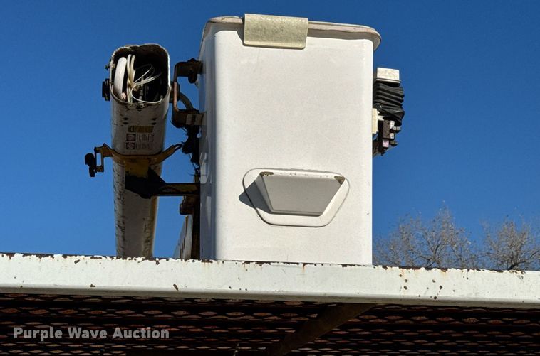 image for item DK7443 1995 GMC TopKick C6500 forestry bucket truck