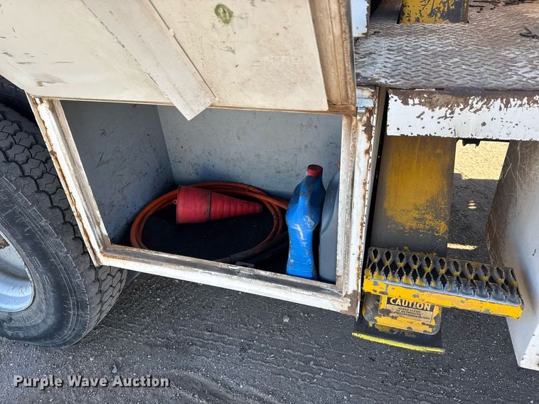 image for item DK7443 1995 GMC TopKick C6500 forestry bucket truck