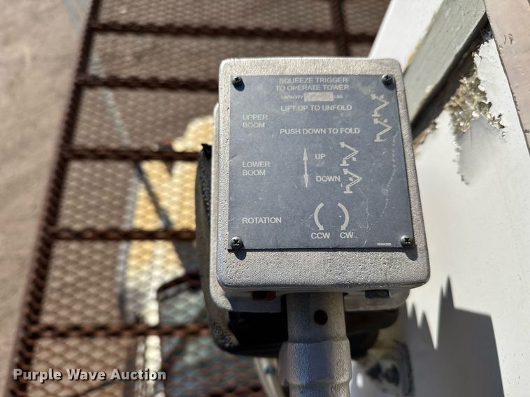 image for item DK7443 1995 GMC TopKick C6500 forestry bucket truck