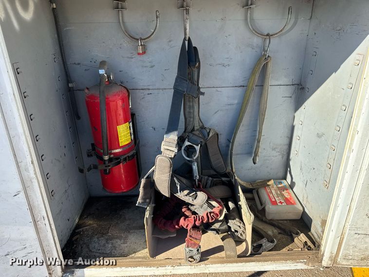 image for item DK7443 1995 GMC TopKick C6500 forestry bucket truck