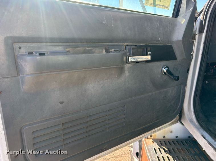 image for item DK7443 1995 GMC TopKick C6500 forestry bucket truck