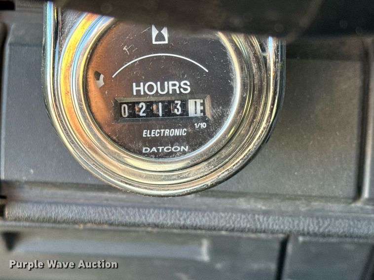 image for item DK7443 1995 GMC TopKick C6500 forestry bucket truck