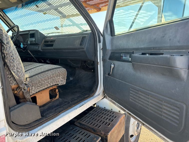 image for item DK7443 1995 GMC TopKick C6500 forestry bucket truck