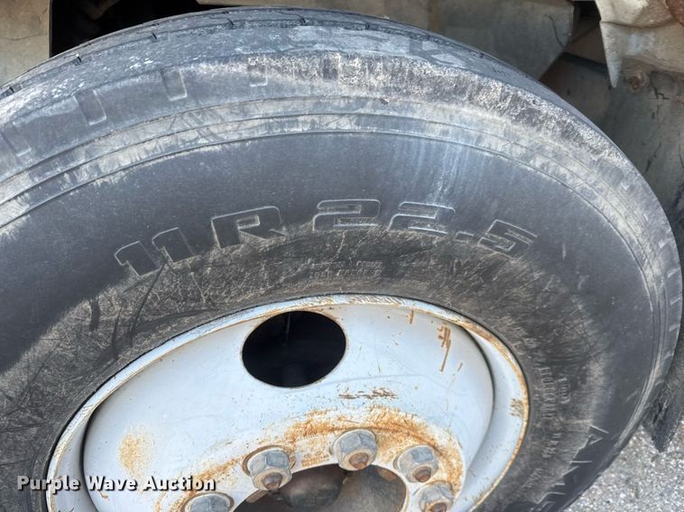 image for item DK7443 1995 GMC TopKick C6500 forestry bucket truck