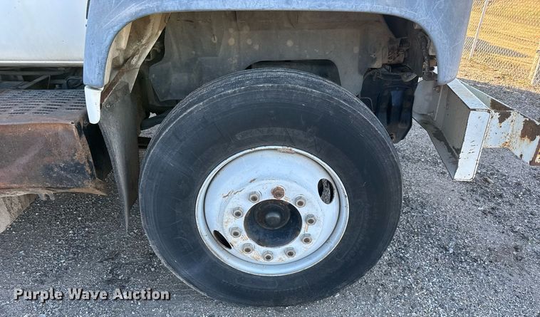 image for item DK7443 1995 GMC TopKick C6500 forestry bucket truck