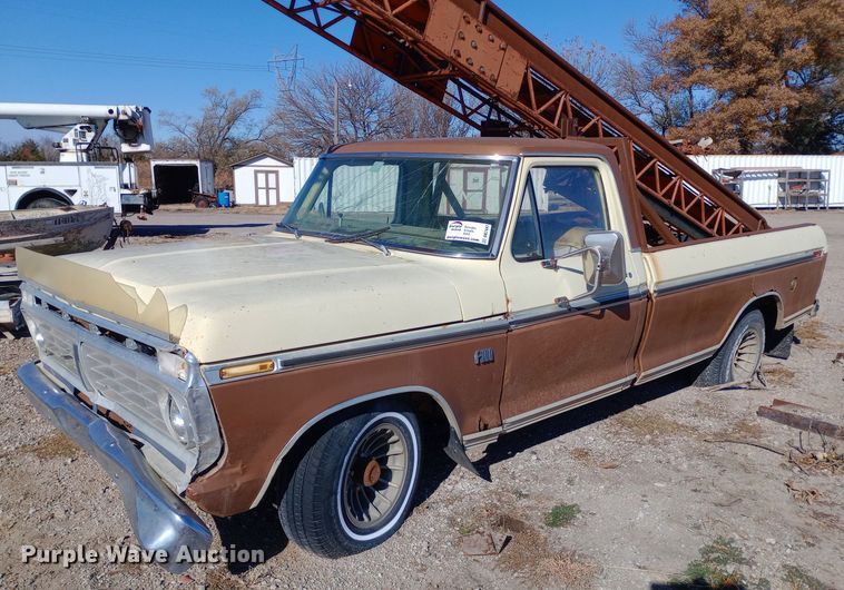 image for item DK7447 1973 Ford  F100 pickup truck with conveyor