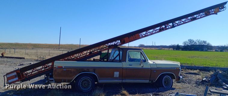 image for item DK7447 1973 Ford  F100 pickup truck with conveyor