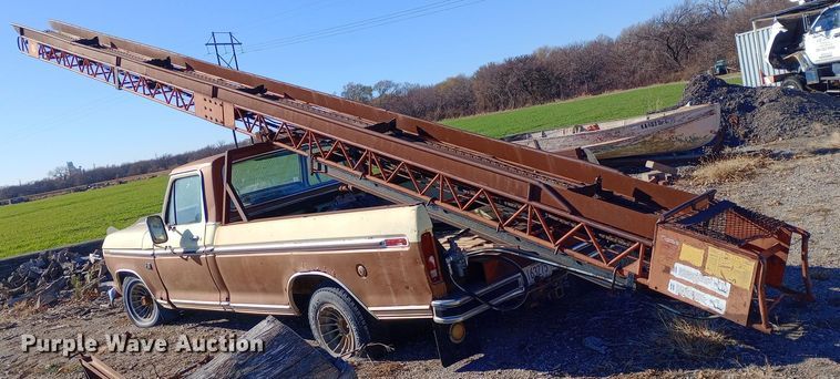 image for item DK7447 1973 Ford  F100 pickup truck with conveyor