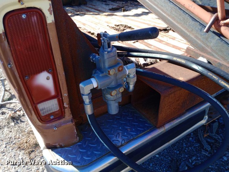 image for item DK7447 1973 Ford  F100 pickup truck with conveyor