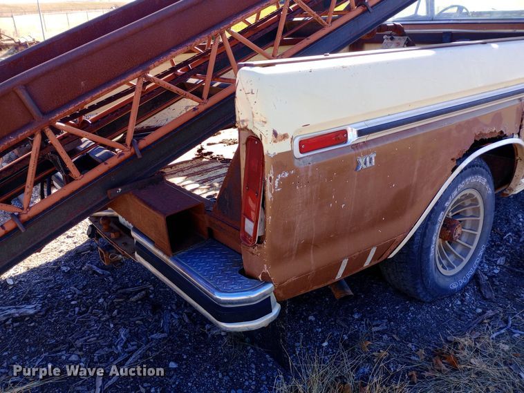 image for item DK7447 1973 Ford  F100 pickup truck with conveyor