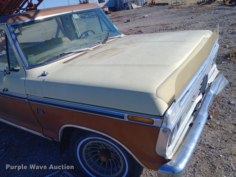 image for item DK7447 1973 Ford  F100 pickup truck with conveyor