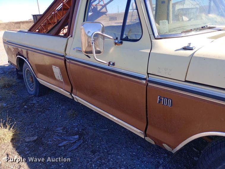 image for item DK7447 1973 Ford  F100 pickup truck with conveyor