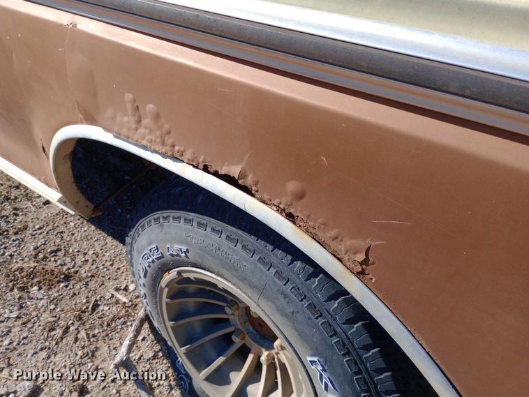 image for item DK7447 1973 Ford  F100 pickup truck with conveyor