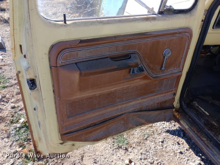 image for item DK7447 1973 Ford  F100 pickup truck with conveyor