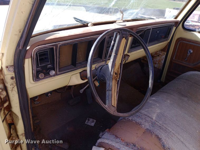 image for item DK7447 1973 Ford  F100 pickup truck with conveyor