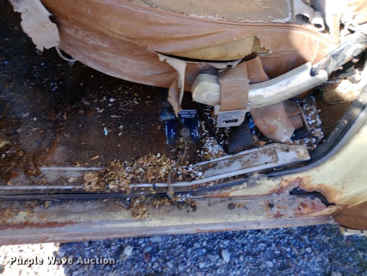 image for item DK7447 1973 Ford  F100 pickup truck with conveyor