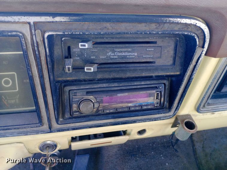 image for item DK7447 1973 Ford  F100 pickup truck with conveyor