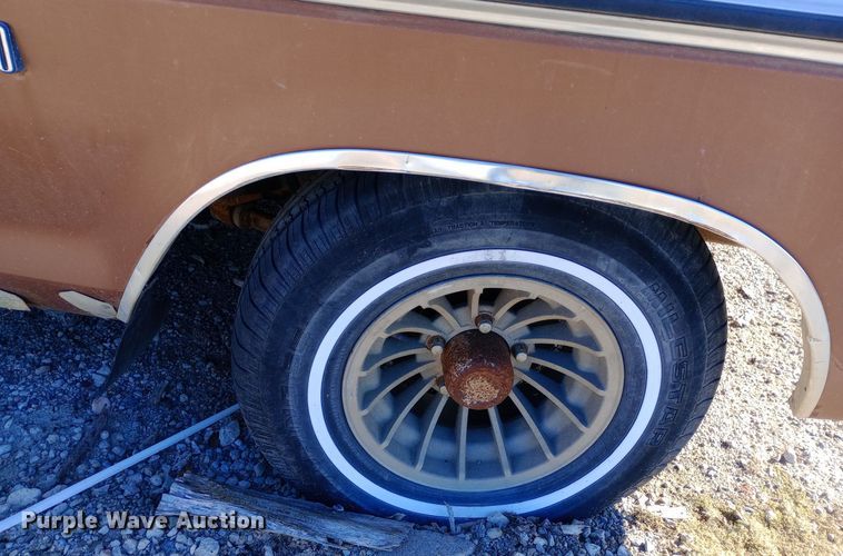 image for item DK7447 1973 Ford  F100 pickup truck with conveyor