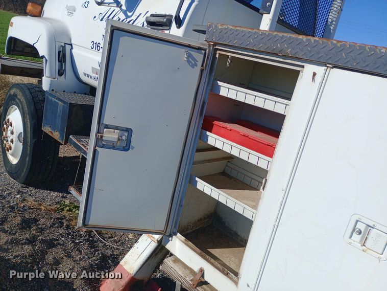 image for item DK7448 1993 GMC TopKick C6500 forestry bucket truck