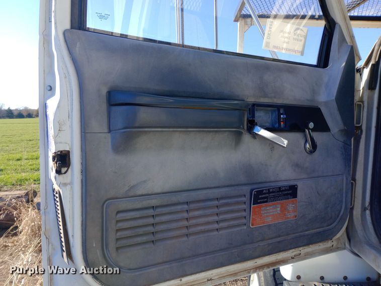 image for item DK7448 1993 GMC TopKick C6500 forestry bucket truck