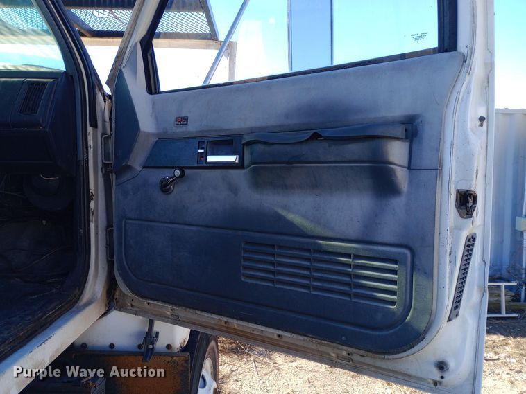 image for item DK7448 1993 GMC TopKick C6500 forestry bucket truck