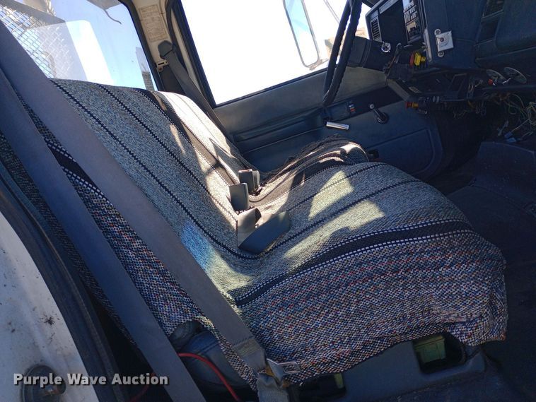 image for item DK7448 1993 GMC TopKick C6500 forestry bucket truck