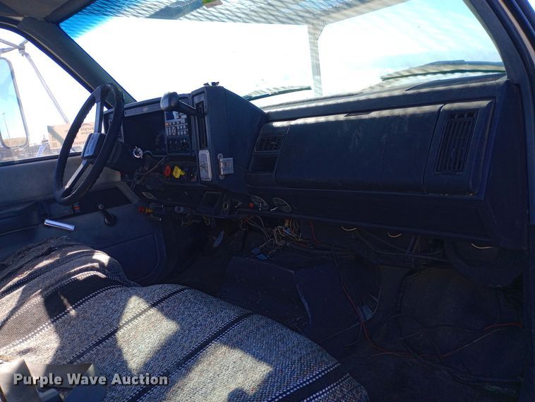 image for item DK7448 1993 GMC TopKick C6500 forestry bucket truck