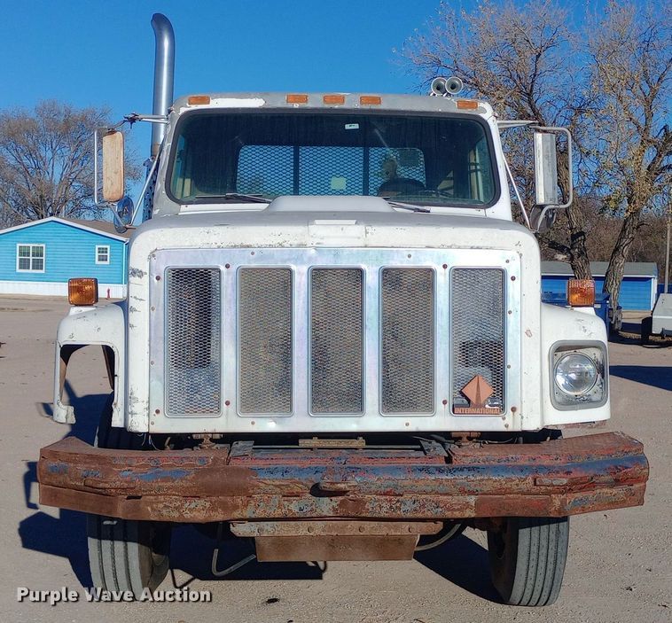 image for item DK7451 1979 International S2500 roll-off container truck