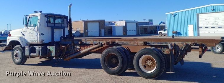 image for item DK7451 1979 International S2500 roll-off container truck