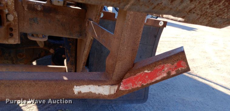 image for item DK7451 1979 International S2500 roll-off container truck