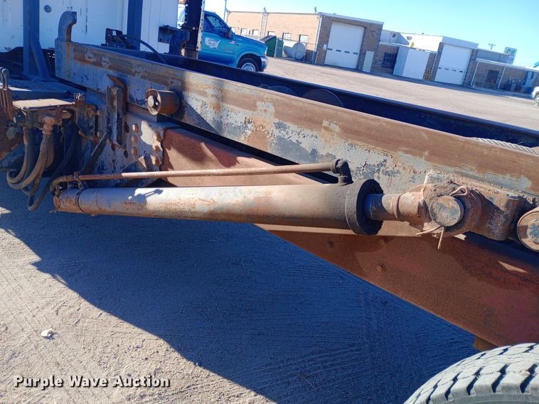 image for item DK7451 1979 International S2500 roll-off container truck