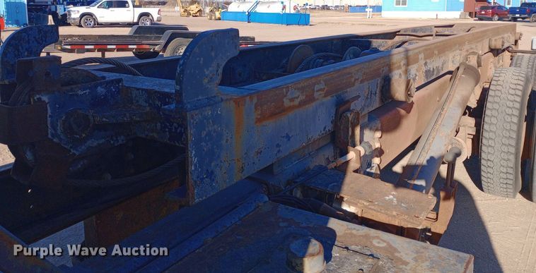 image for item DK7451 1979 International S2500 roll-off container truck