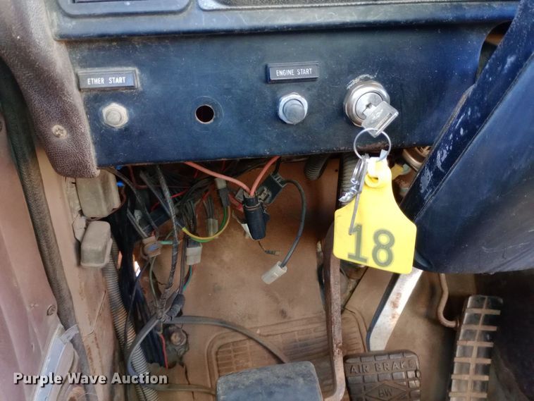 image for item DK7451 1979 International S2500 roll-off container truck