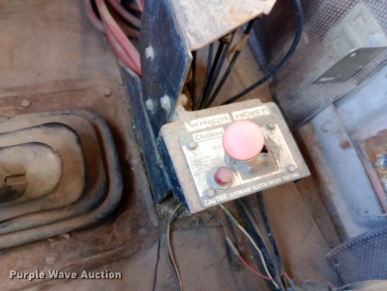 image for item DK7451 1979 International S2500 roll-off container truck