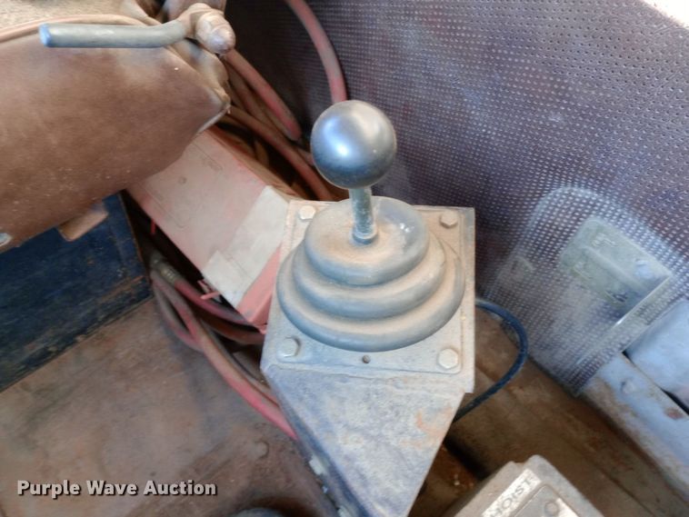 image for item DK7451 1979 International S2500 roll-off container truck