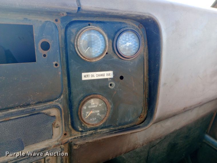 image for item DK7451 1979 International S2500 roll-off container truck