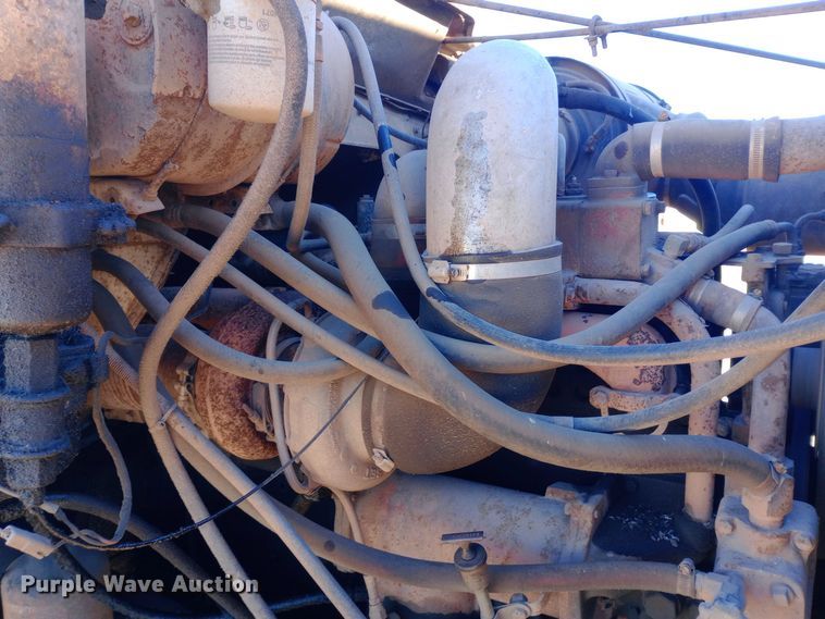 image for item DK7451 1979 International S2500 roll-off container truck