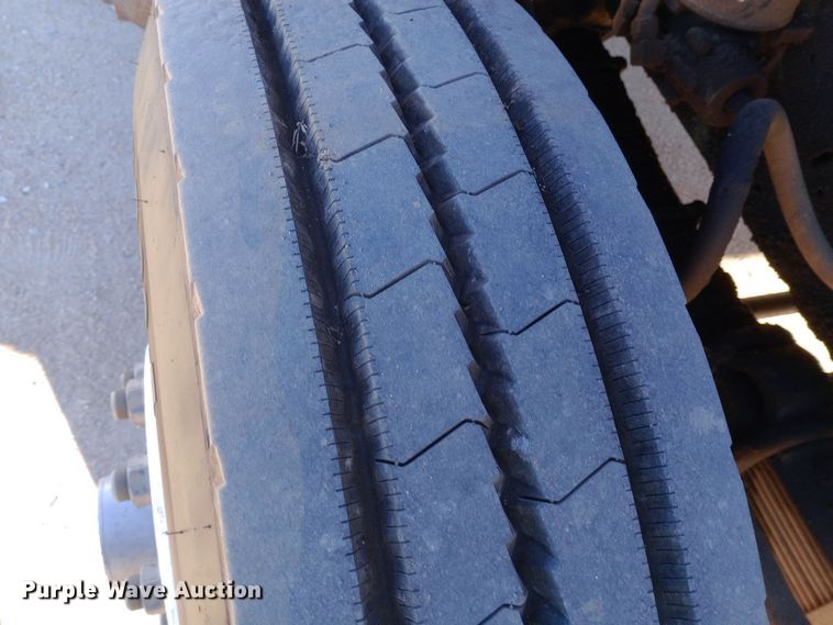 image for item DK7451 1979 International S2500 roll-off container truck