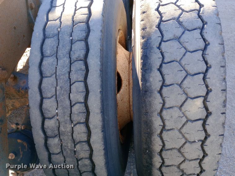 image for item DK7451 1979 International S2500 roll-off container truck