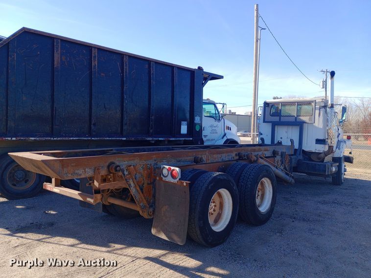 image for item DK7451 1979 International S2500 roll-off container truck